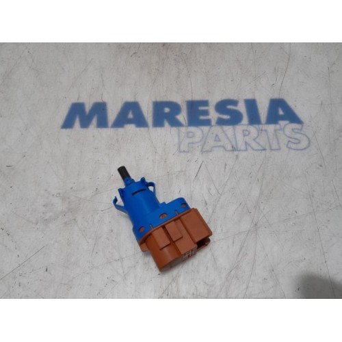 Fiat - Punto - Brake light switch