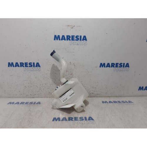 Fiat - Punto - Front windscreen washer reservoir