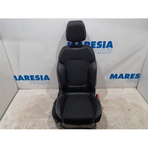 Renault - Megane - Seat, right