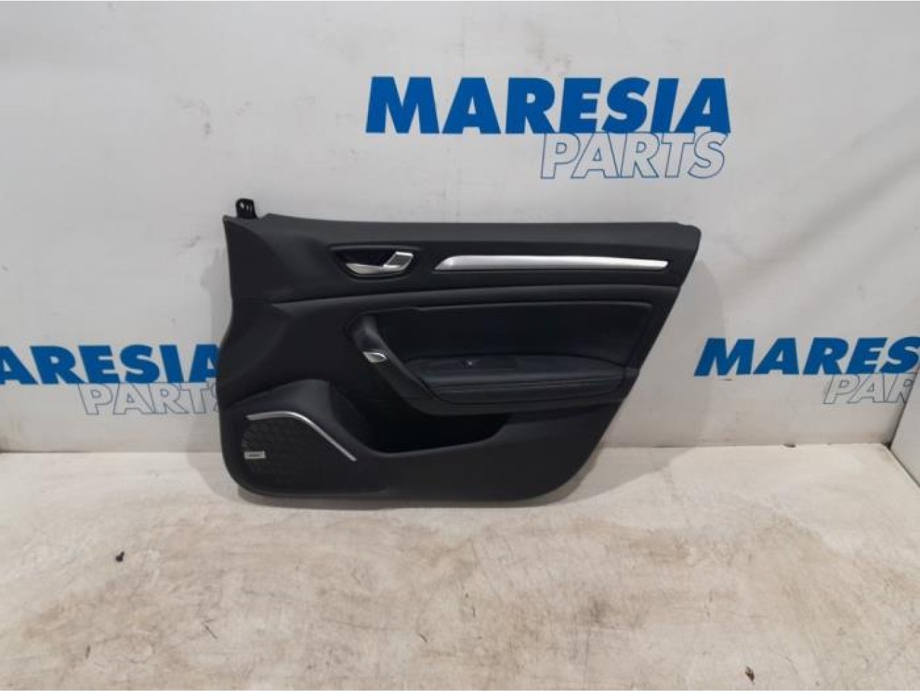 Renault - Megane - Revêtement portière 4portes avant droite