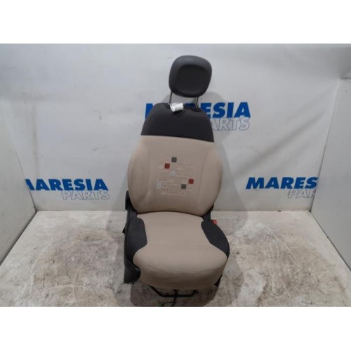 Fiat - Panda - Seat, right
