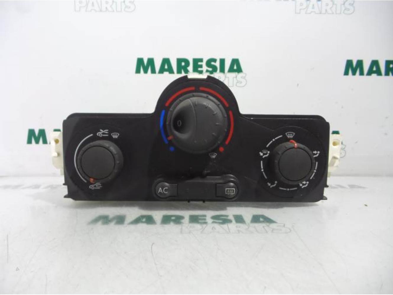 Renault - Megane Scenic - Heater control panel