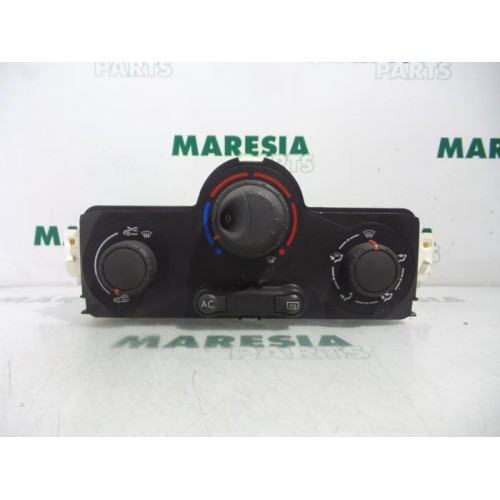 Renault - Megane Scenic - Heater control panel