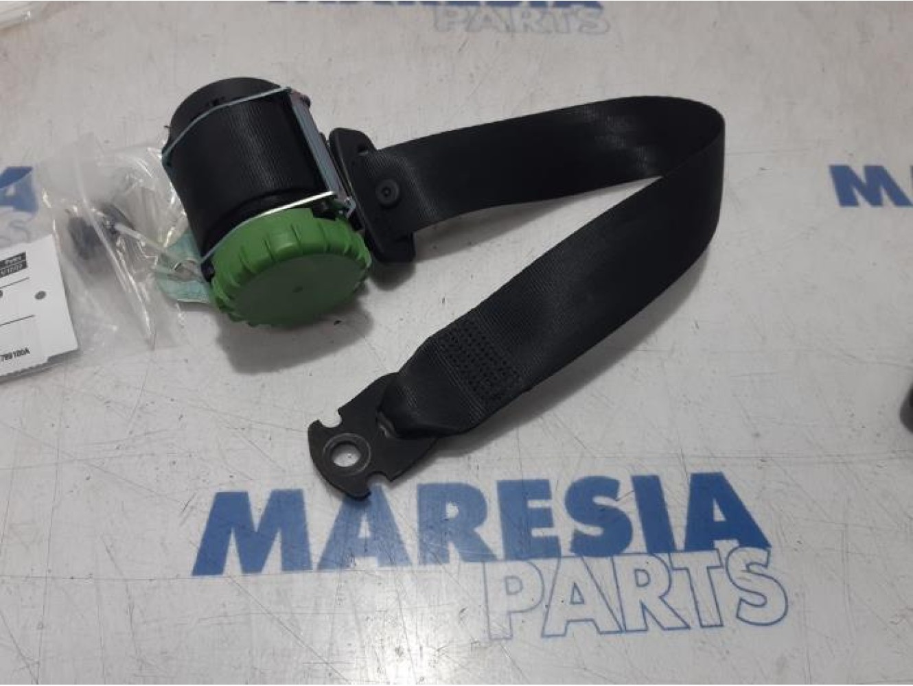 Alfa Romeo - Mito - Rear seatbelt, left