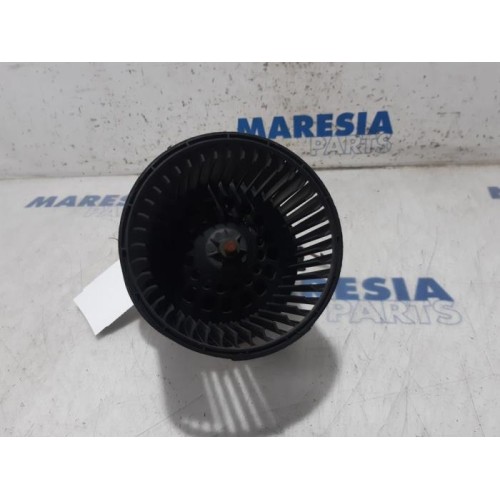 Renault - Clio - Heating and ventilation fan motor