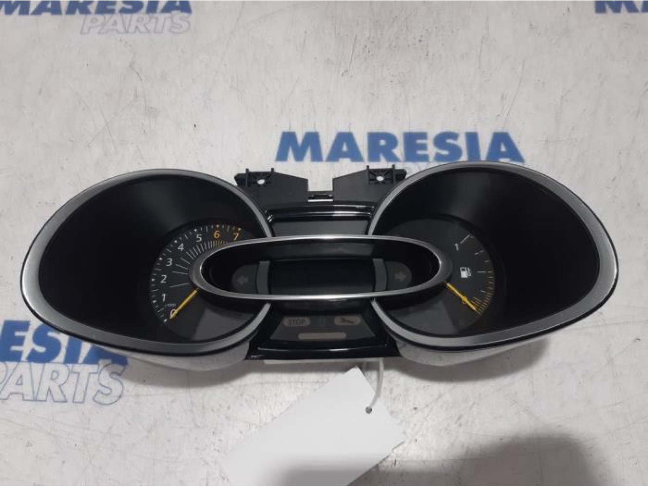 Renault - Clio - Instrument panel