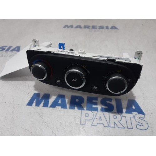 Renault - Clio - Panneau de commandes chauffage