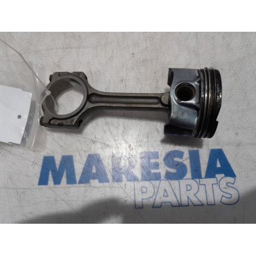 Renault - Clio - Connecting rod