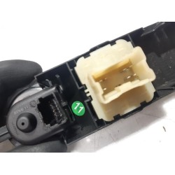 Renault - Clio - Multi-functional window switch