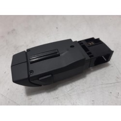 Renault - Clio - Steering wheel mounted radio control