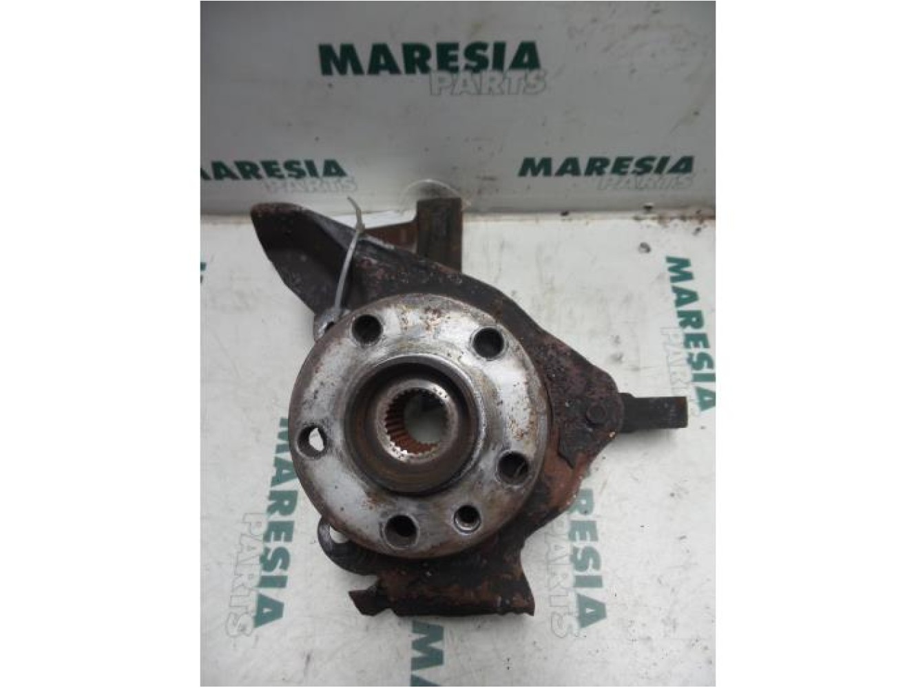 Peugeot - 806 - Achsschenkel links vorne