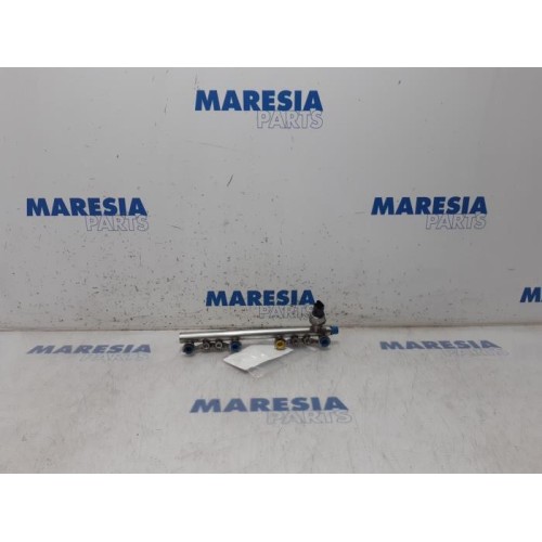 Renault - Clio - Fuel injector nozzle