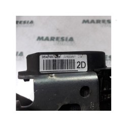 Peugeot - 307 - Rear seatbelt, centre