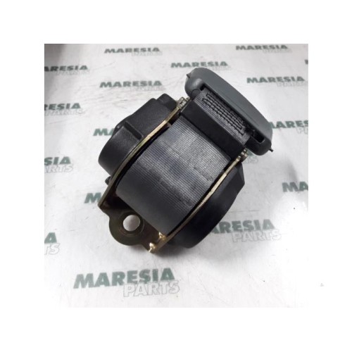 Renault - Megane - Rear seatbelt, centre