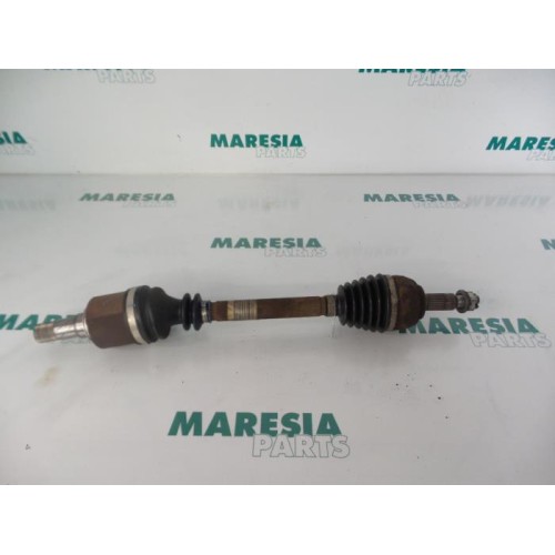 Renault - Megane - Aandrijfas links-voor