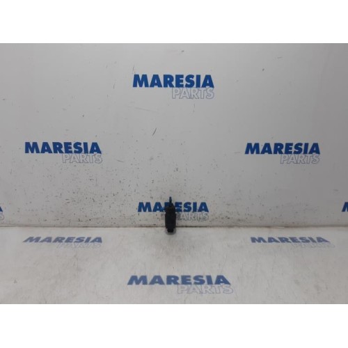 Alfa Romeo - Mito - Windscreen washer pump
