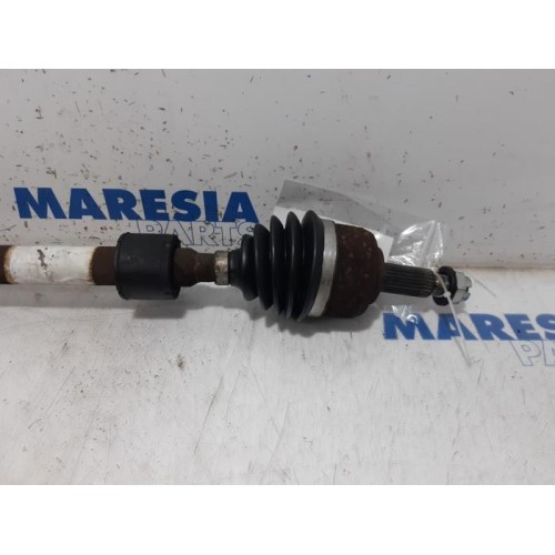 Renault - Megane - Aandrijfas links-voor