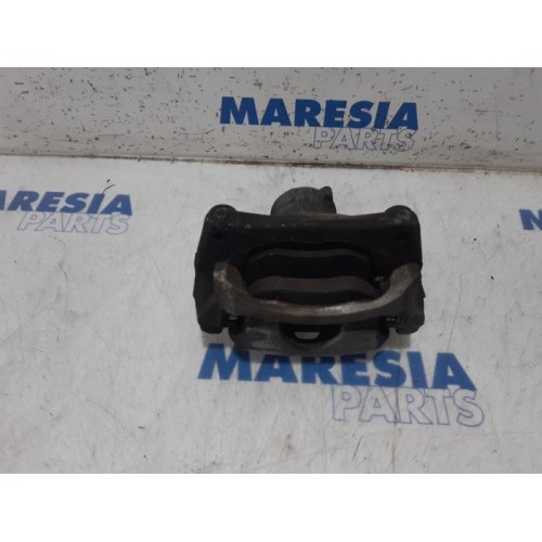 Renault - Megane - Front brake calliper, right