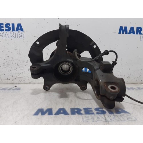 Renault - Megane - Fusee links-voor
