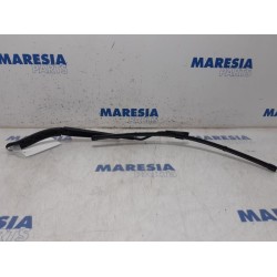 Renault - Megane - Front wiper arm
