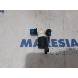 Renault - Megane - Windscreen washer pump
