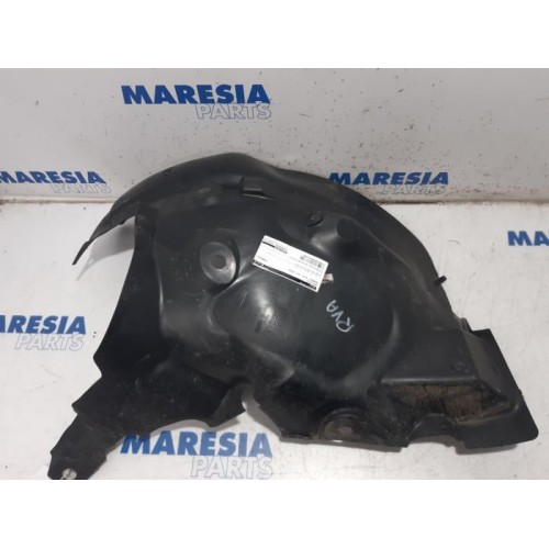 Renault - Clio - Wheel arch liner