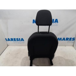 Peugeot - 208 - Sitz links