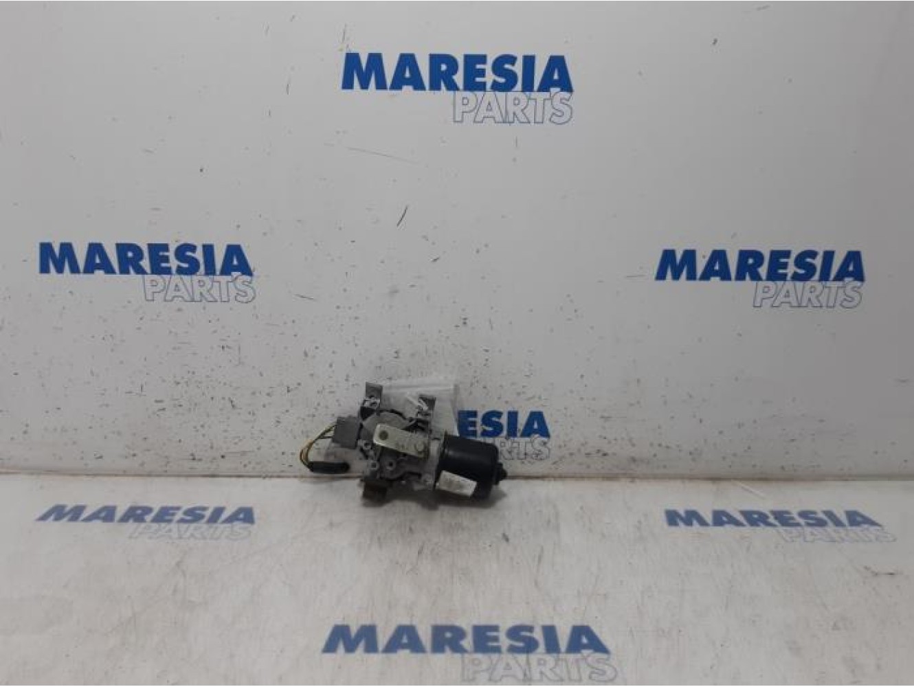 Renault - Clio - Front wiper motor