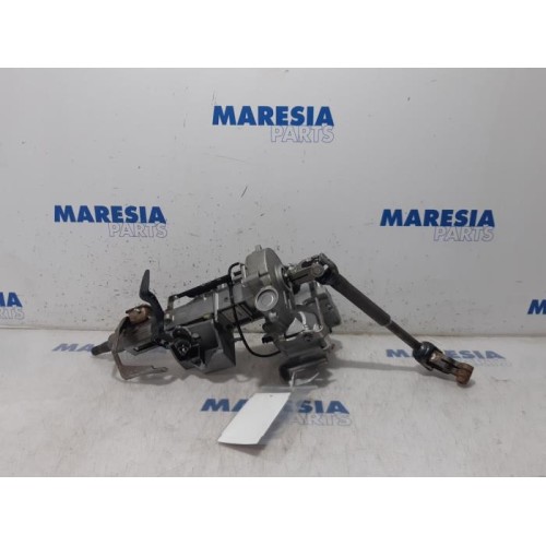 Renault - Clio - Steering column housing
