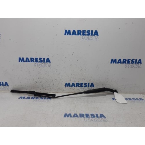 Fiat - Panda - Front wiper arm
