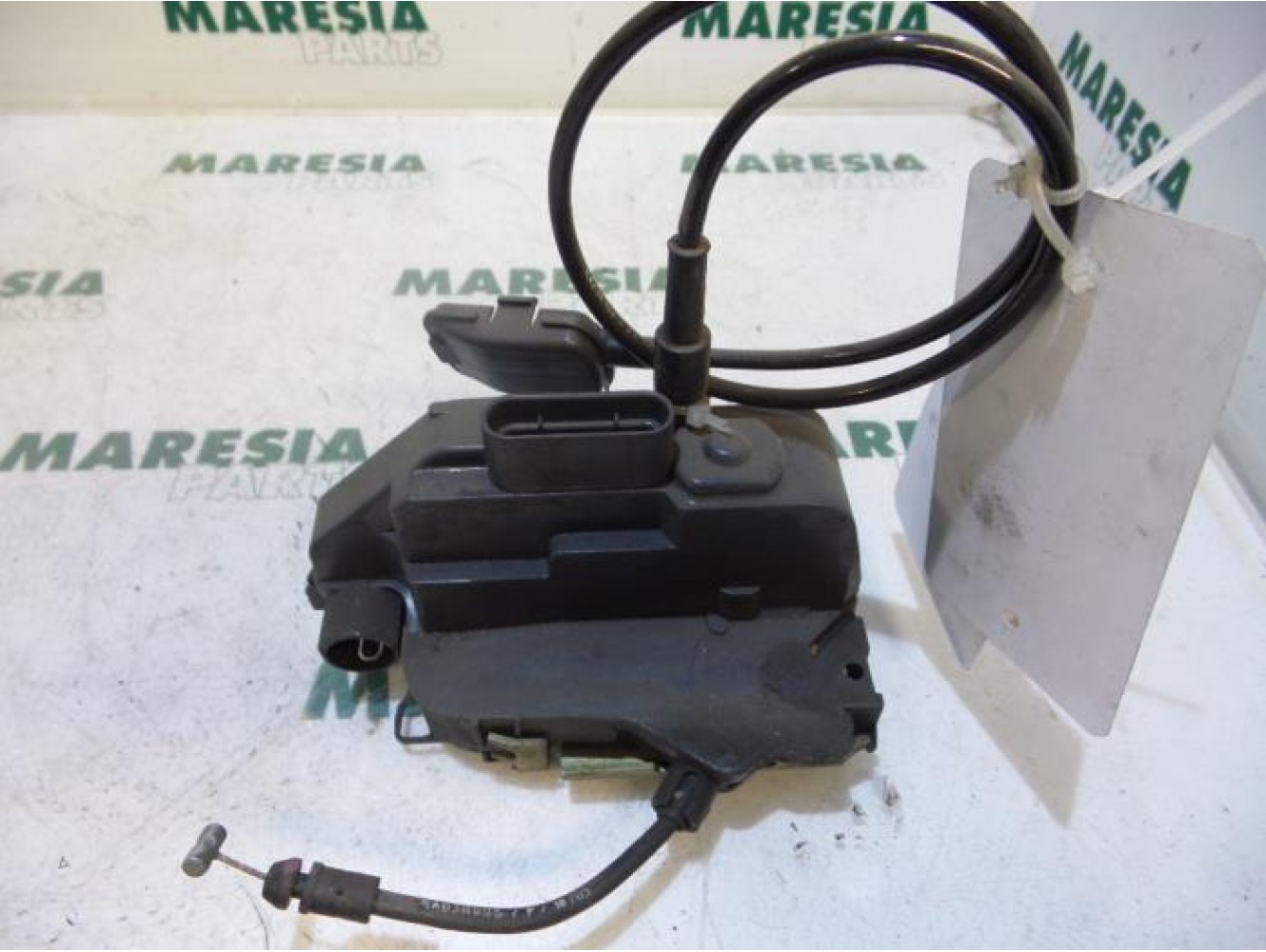 Renault - Megane Scenic - Front door lock mechanism 4-door, right