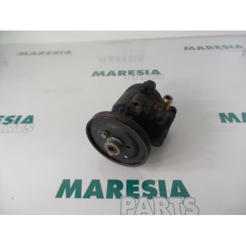 Renault - Megane Scenic - Pompe direction assistée