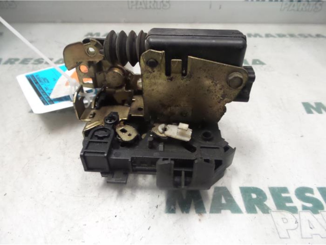 Renault - Megane - Front door lock mechanism 4-door, right