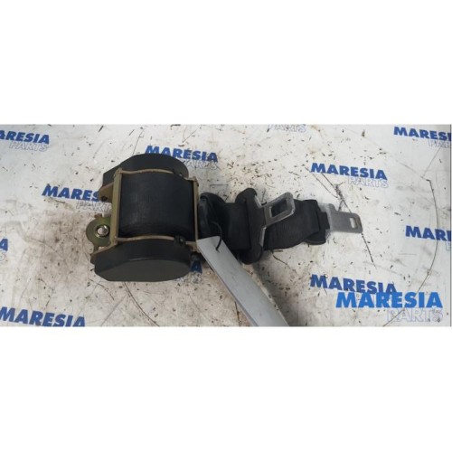 Peugeot - 307 - Rear seatbelt, left
