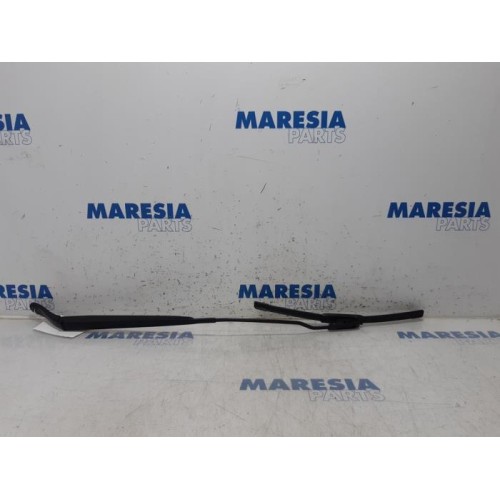 Citroen - C3 - Front wiper arm