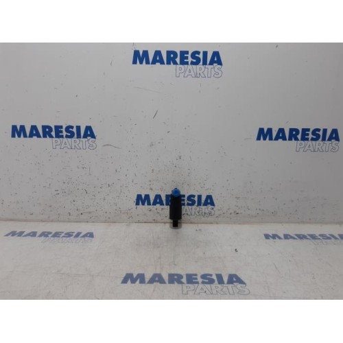 Citroen - C1 - Windscreen washer pump