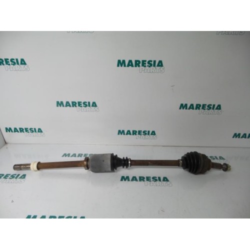 Renault - Trafic - Front drive shaft, right