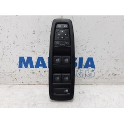 Renault - Megane - Multi-functional window switch