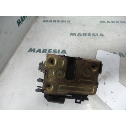 Renault - Megane Scenic - Front door lock mechanism 4-door, right