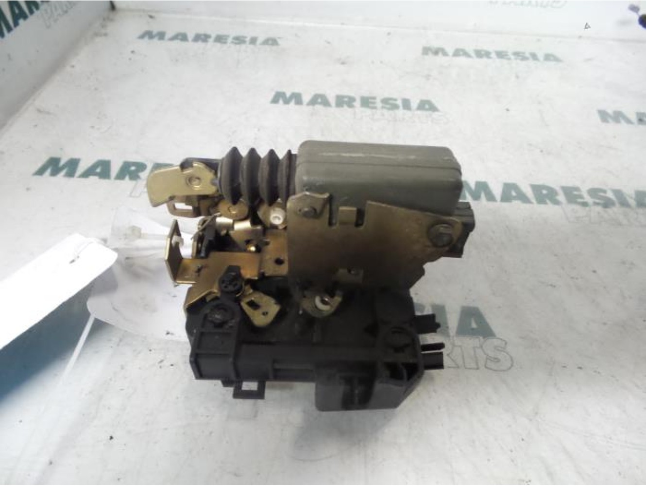 Renault - Megane Scenic - Front door lock mechanism 4-door, right