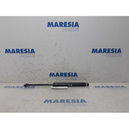 Peugeot - 208 - Set of tailgate gas struts