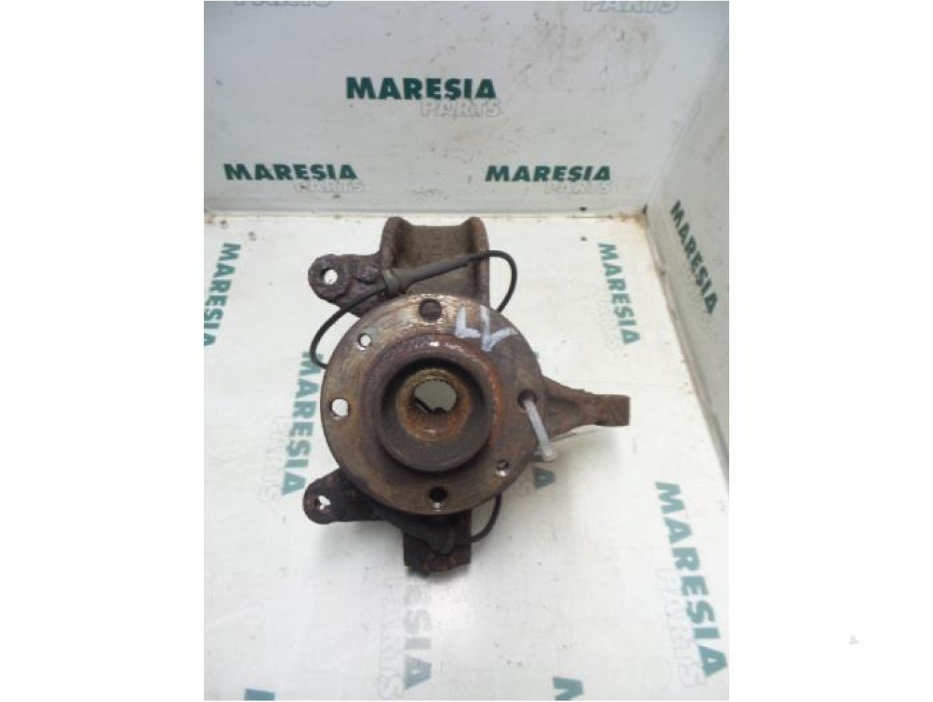 Renault - Megane - Knuckle, front left