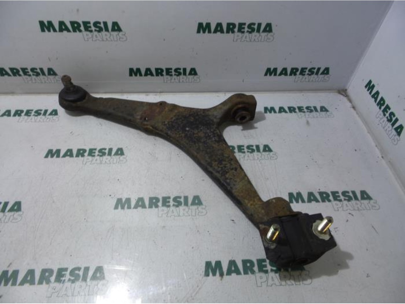 Peugeot - 106 - Querlenker unten links vorne