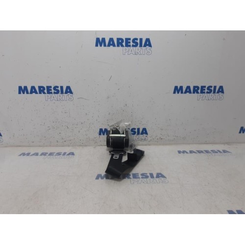Peugeot - 207 - Rear seatbelt, right