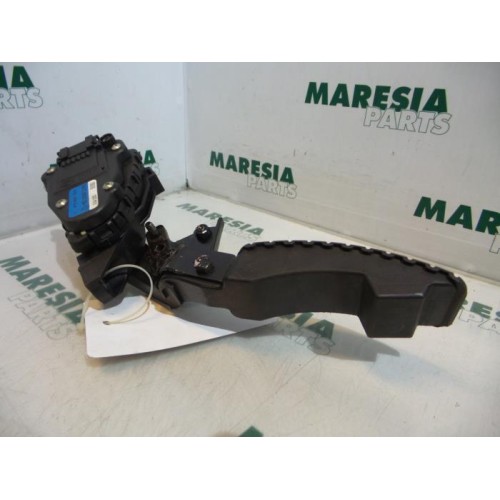 Renault - Laguna - Throttle pedal position sensor