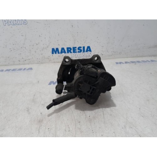 Volkswagen - Golf Sportsvan - Bremszange links hinten