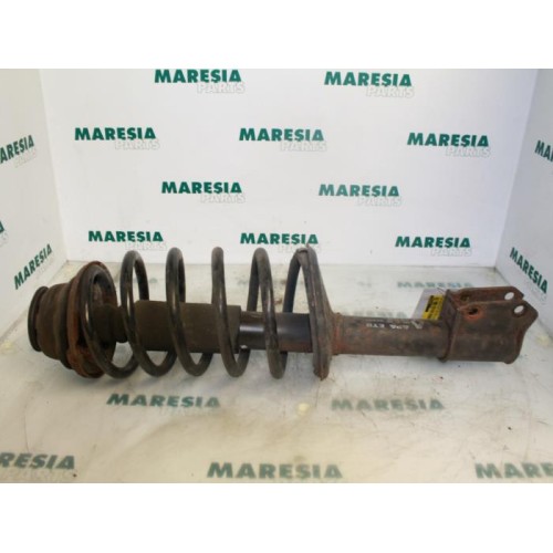 Renault - Clio - Front shock absorber rod, right