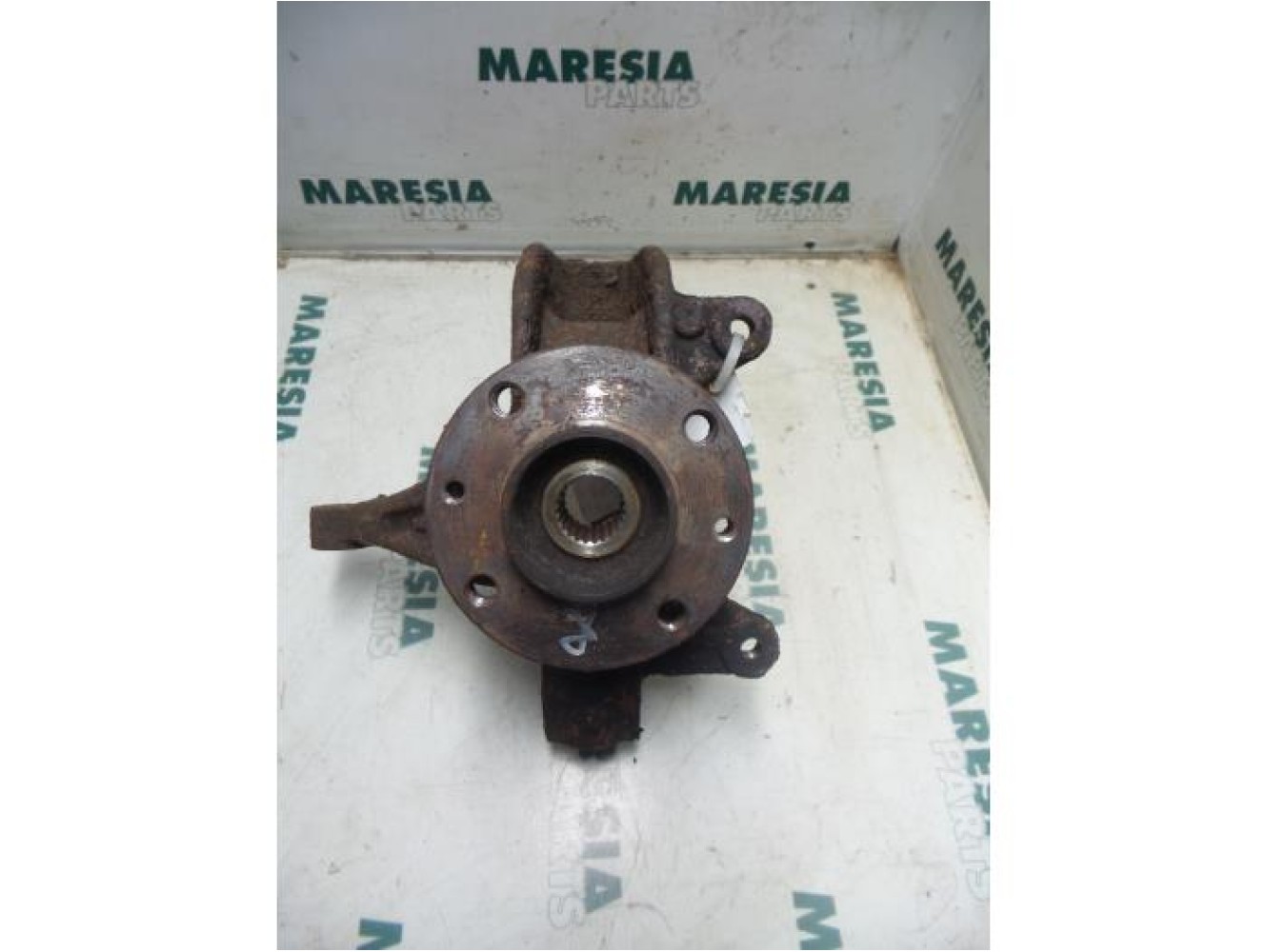Renault - Megane - Knuckle, front right