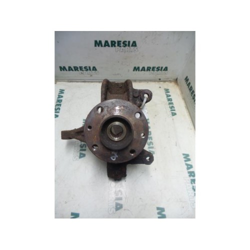 Renault - Megane - Knuckle, front right