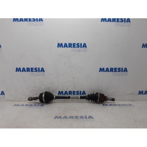 Peugeot - 208 - Antriebswelle links vorne